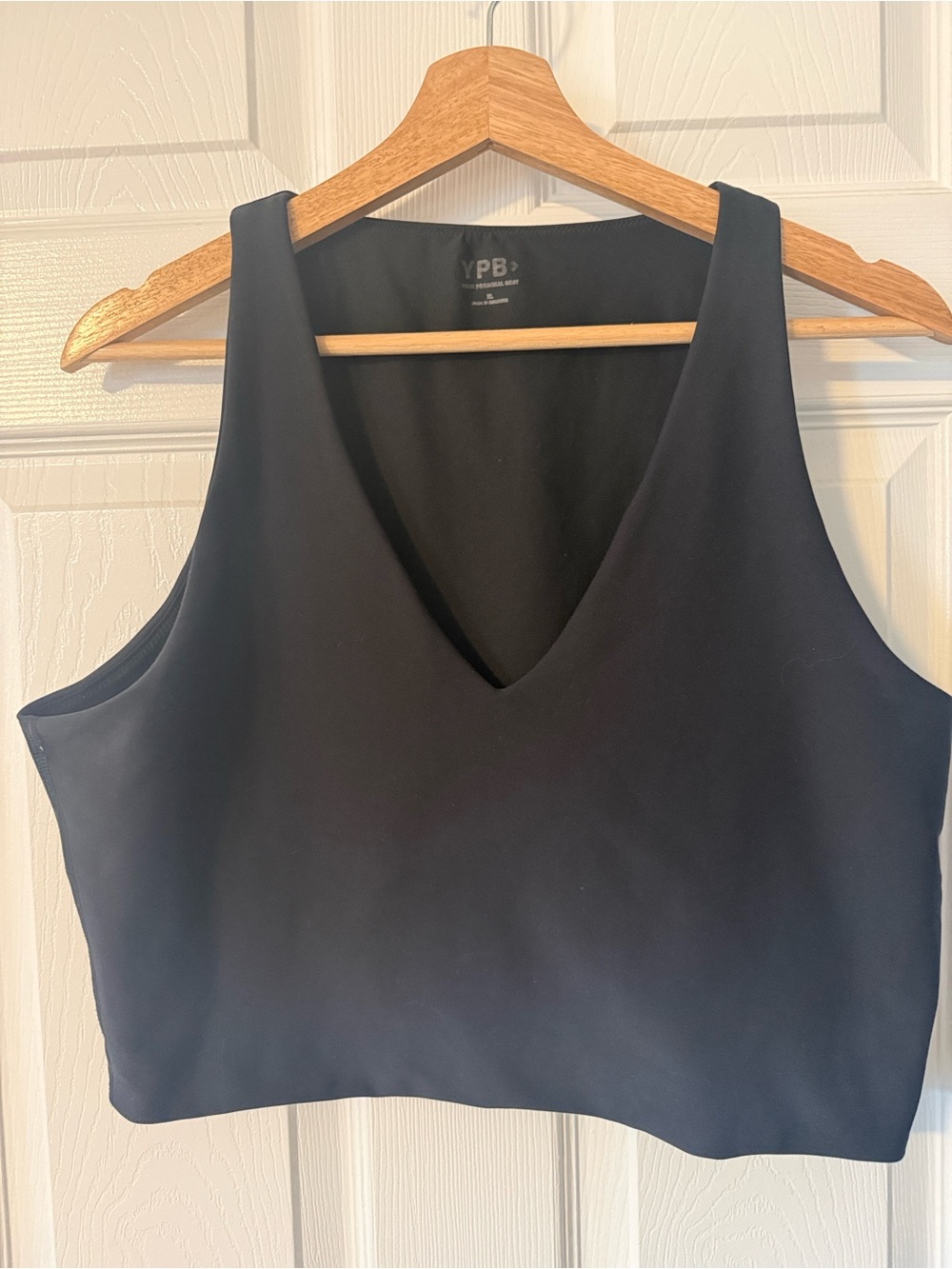ABERCROMBIE & FITCH YPB SCULPTLUX V-NECK CROP TOP